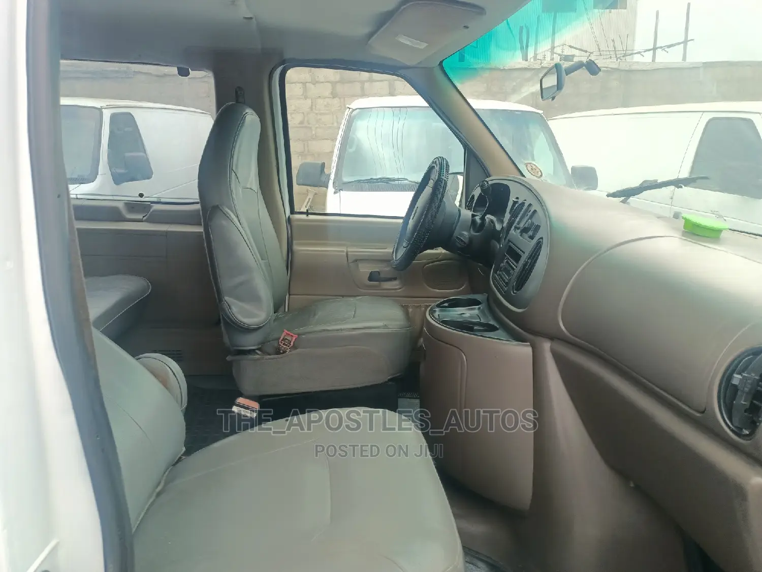 Ford E350 2006 White