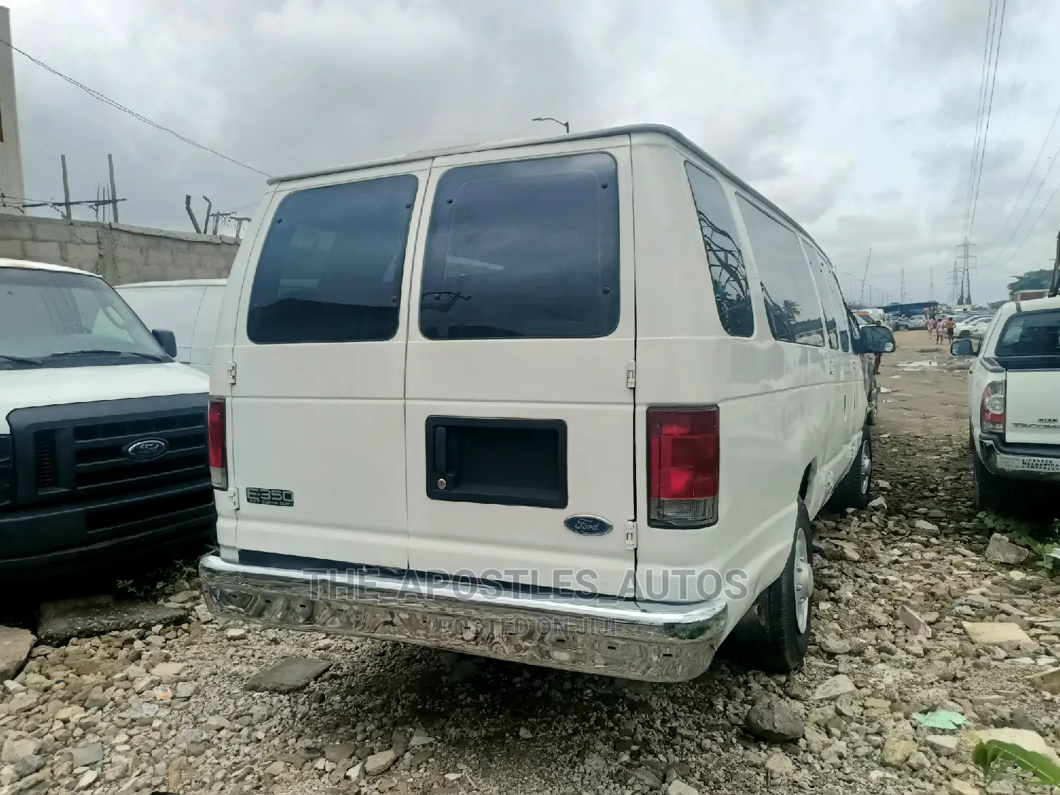 Ford E350 2006 White