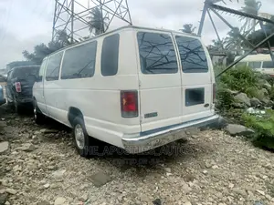 Ford E350 2006 White