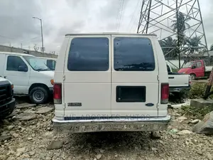 Ford E350 2006 White