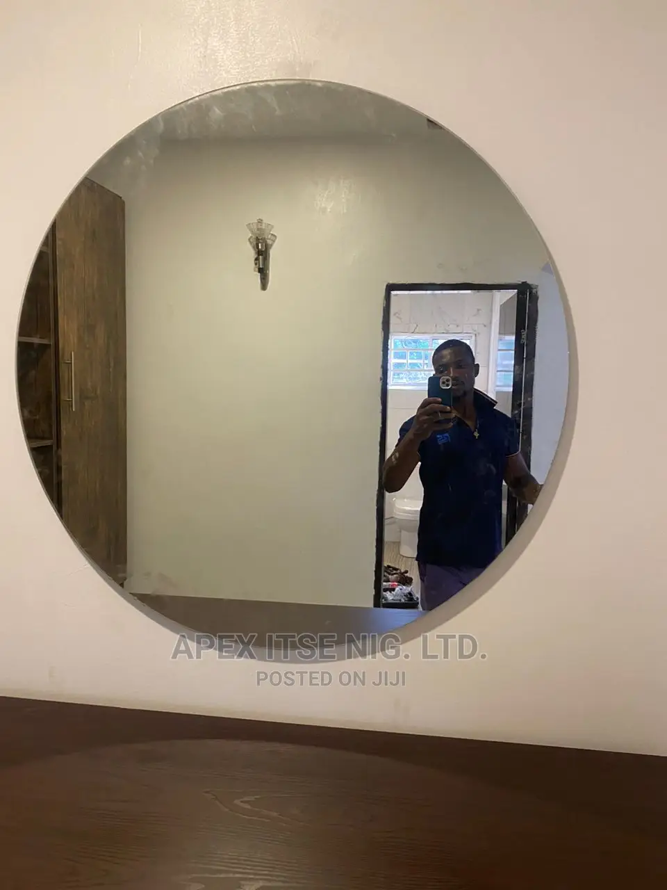 Circular Dressing Mirror