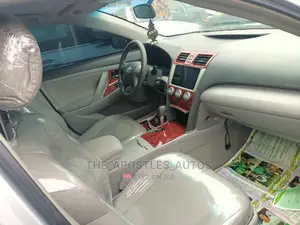 Toyota Camry 2010 Silver