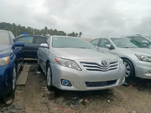 Toyota Camry 2010 Silver