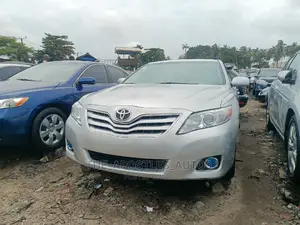 Toyota Camry 2010 Silver