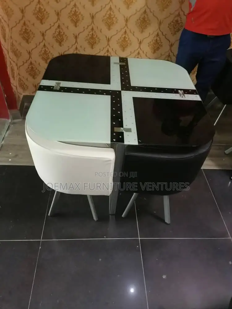 Portable Glass Dining Table By4