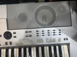 Yamaha PSR-S500 Arranger Workstation Keyboard