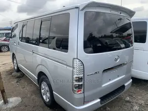 Toyota HiAce 2012 Silver