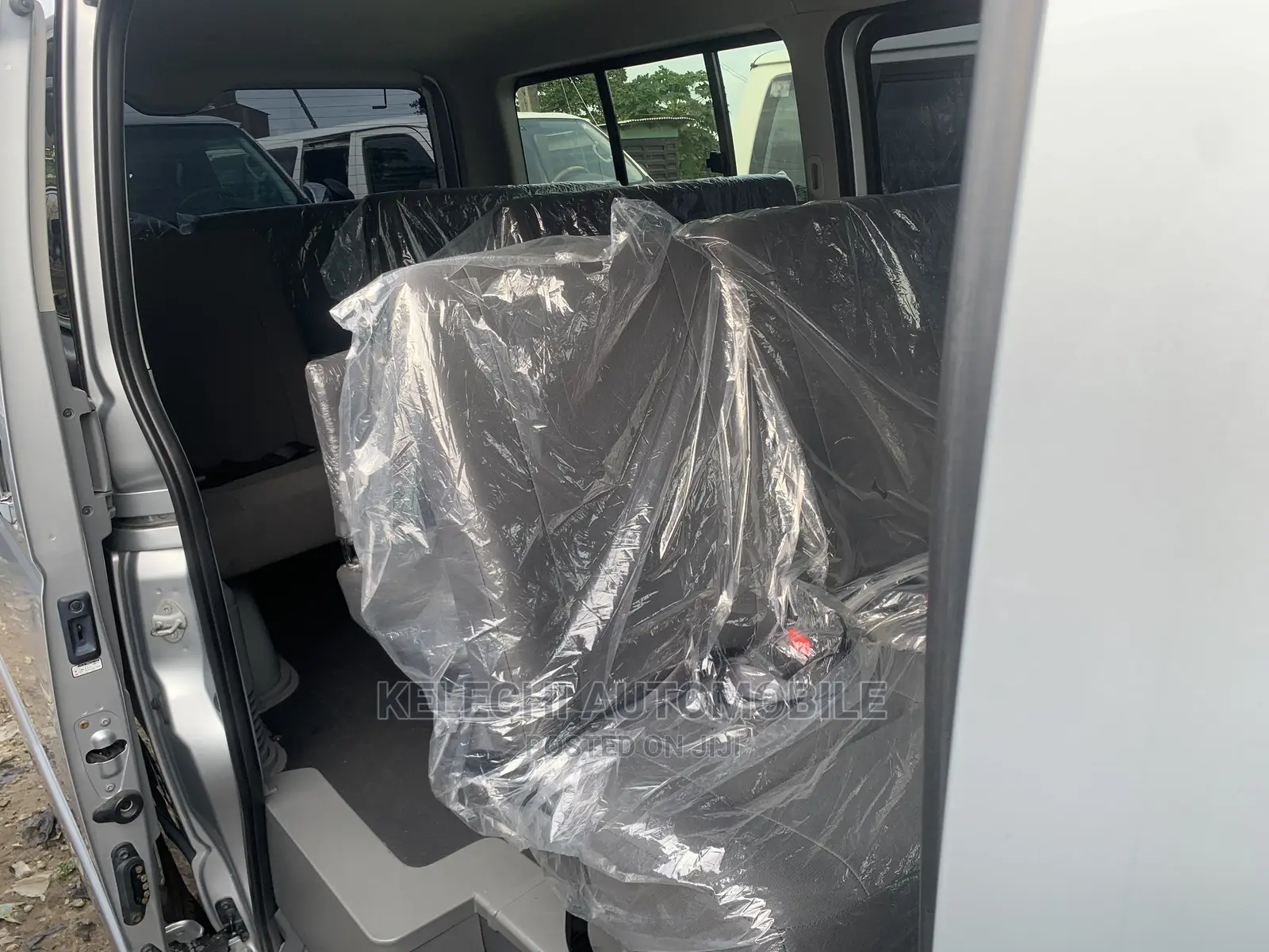 Toyota HiAce 2012 Silver