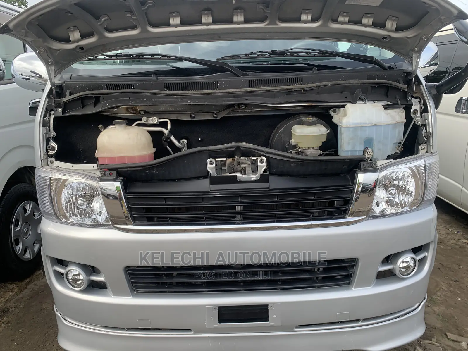 Toyota HiAce 2012 Silver