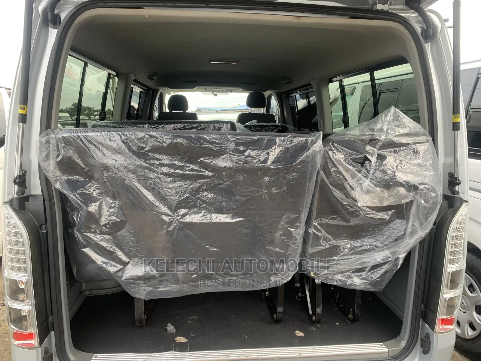 Toyota HiAce 2012 Silver