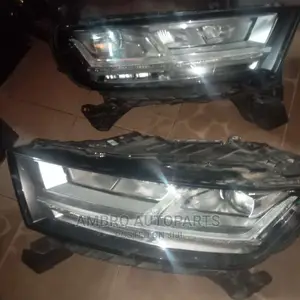 Complete Set of Head Lamp Audi Q7 2020