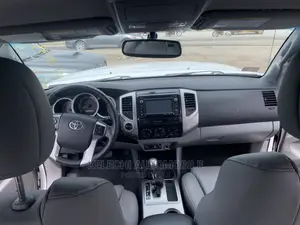 Toyota Tacoma 2015 White