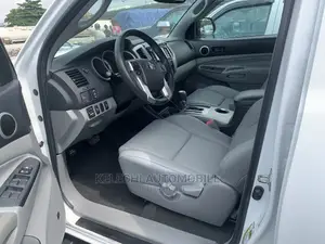 Toyota Tacoma 2015 White