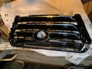 Front Grill Land Cruiser 2020