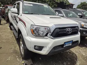 Toyota Tacoma 2013 White