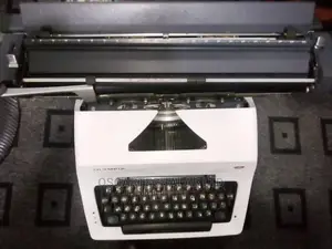 Olympia Manual Standard 18 Inches