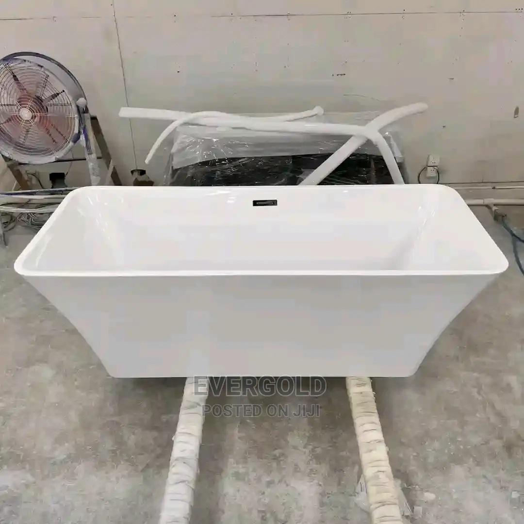 Luxury Bath Tub Available