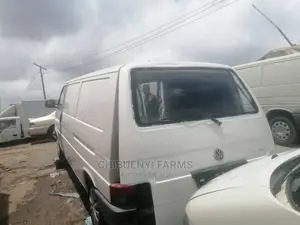 Volkswagen Transporter 2002 White