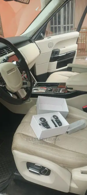 Range Rover Vogue 2015 Side Wheel Buttons