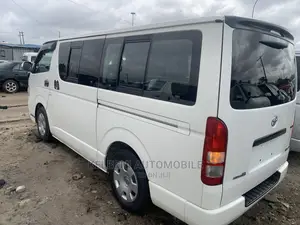 Toyota HiAce 2010 White