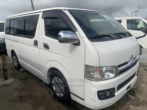 Toyota HiAce 2010 White