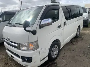 Toyota HiAce 2010 White