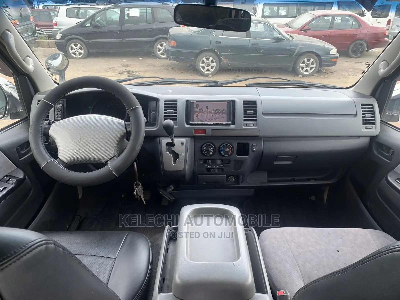 Toyota HiAce 2010 White