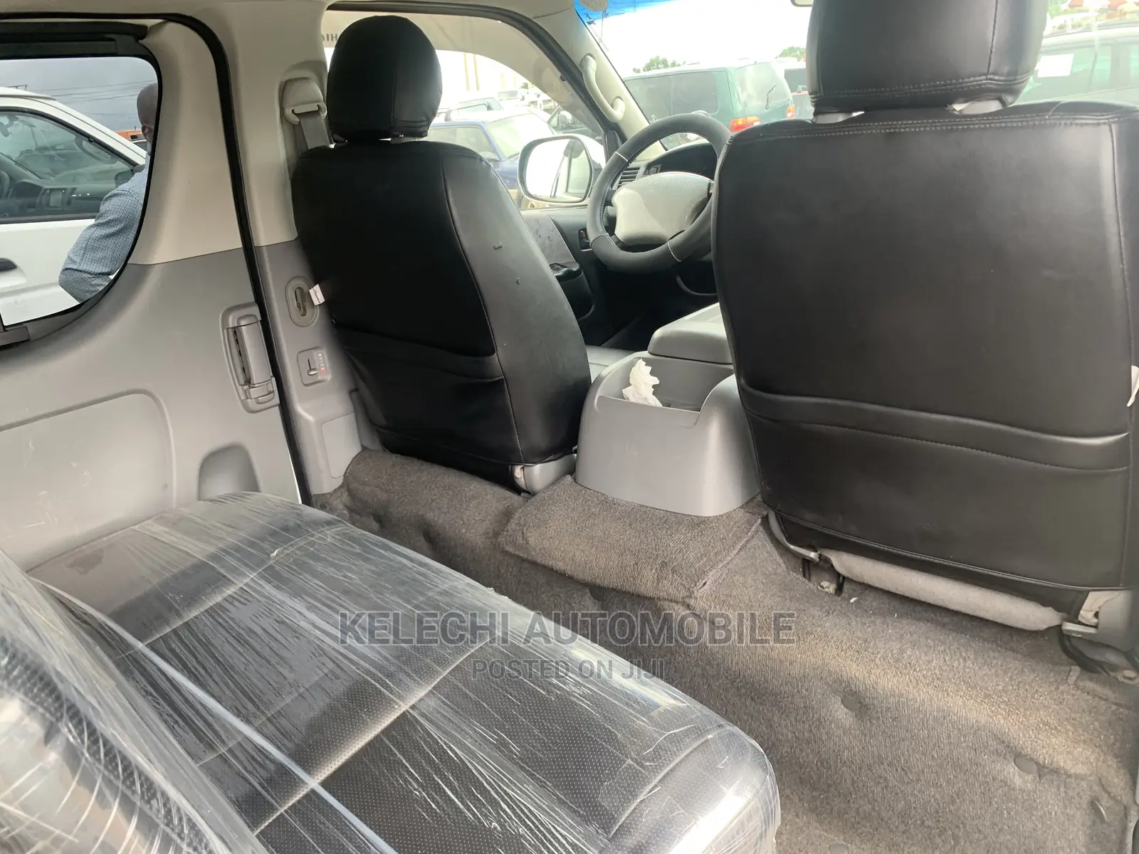 Toyota HiAce 2010 White