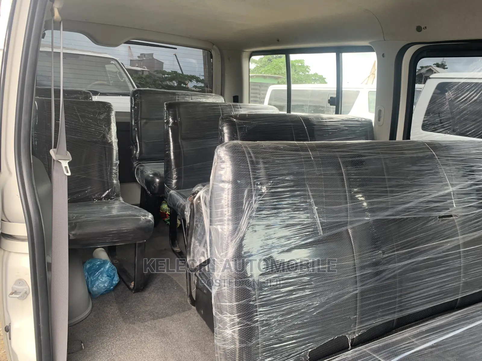 Toyota HiAce 2010 White