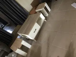 Coffee/ Center Table With Side Stools