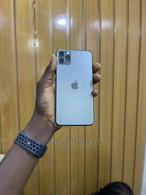 Photo - Apple iPhone 11 Pro Max 64 GB Gray