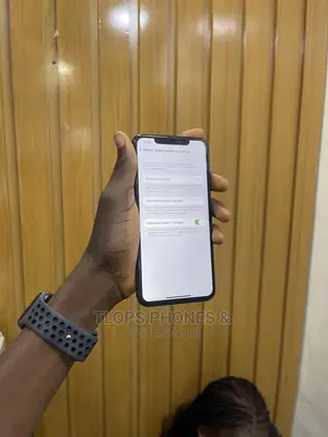 Photo - Apple iPhone 11 Pro Max 64 GB Gray