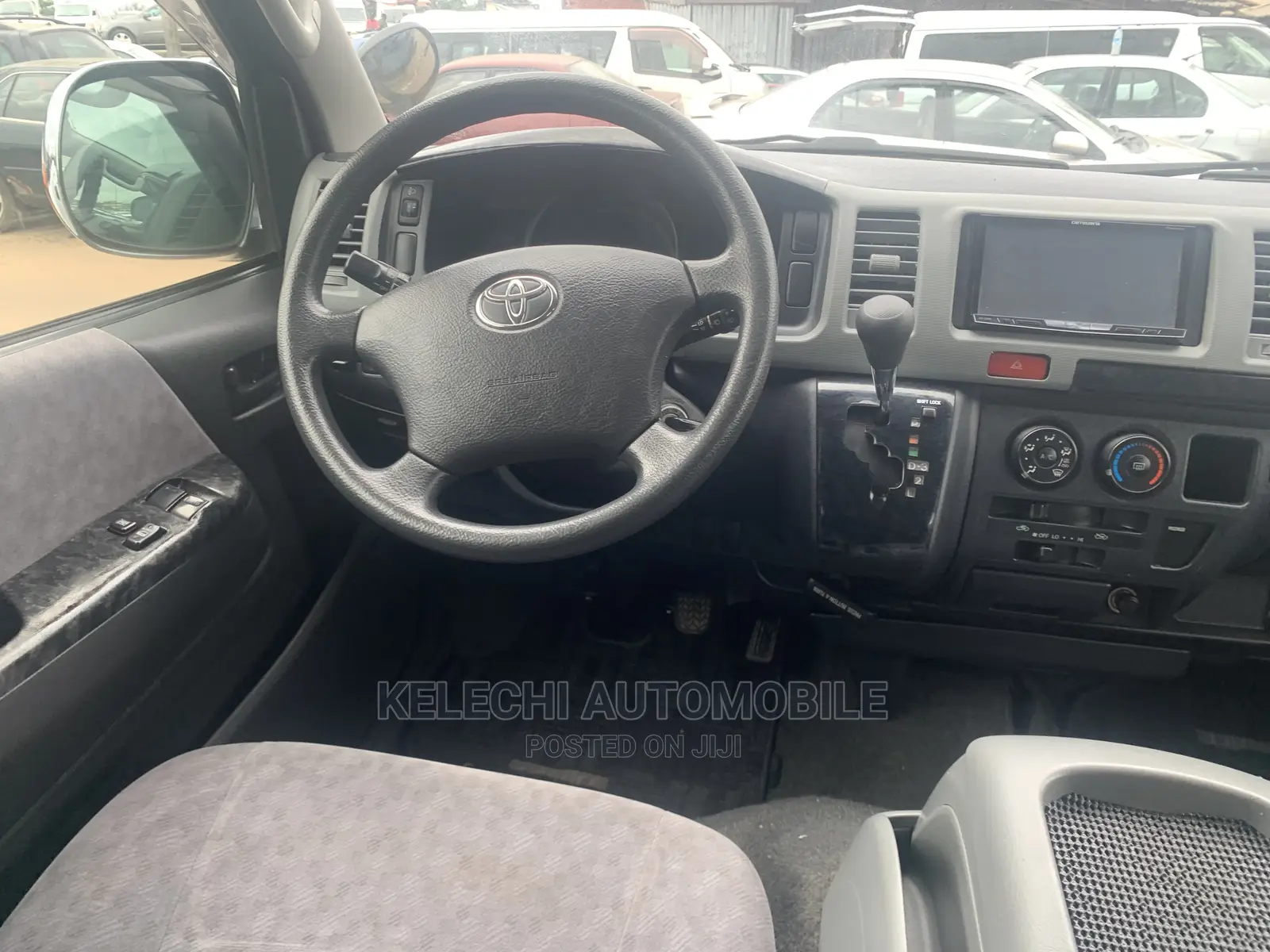 Toyota HiAce 2010