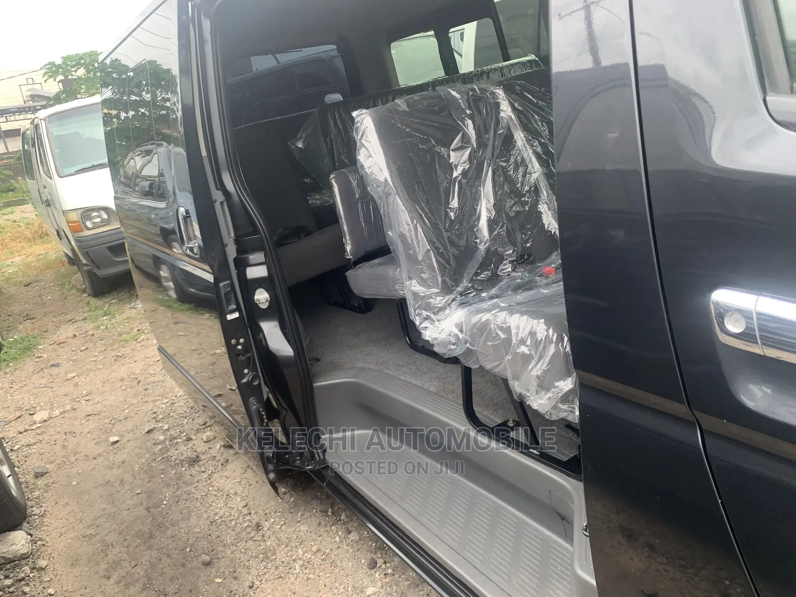 Toyota HiAce 2010