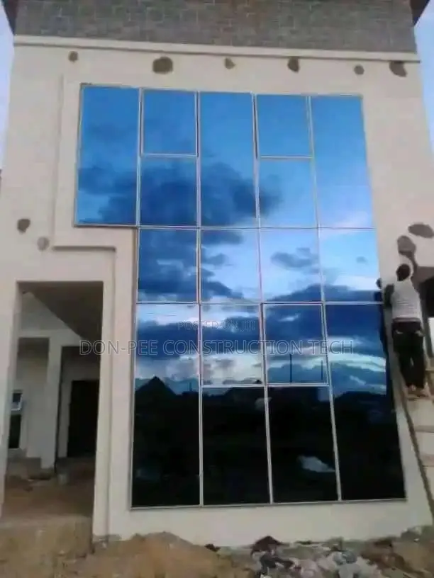Frameless Glass Window