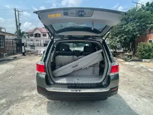 Toyota Highlander Limited 3.5l 4WD 2013 Gray