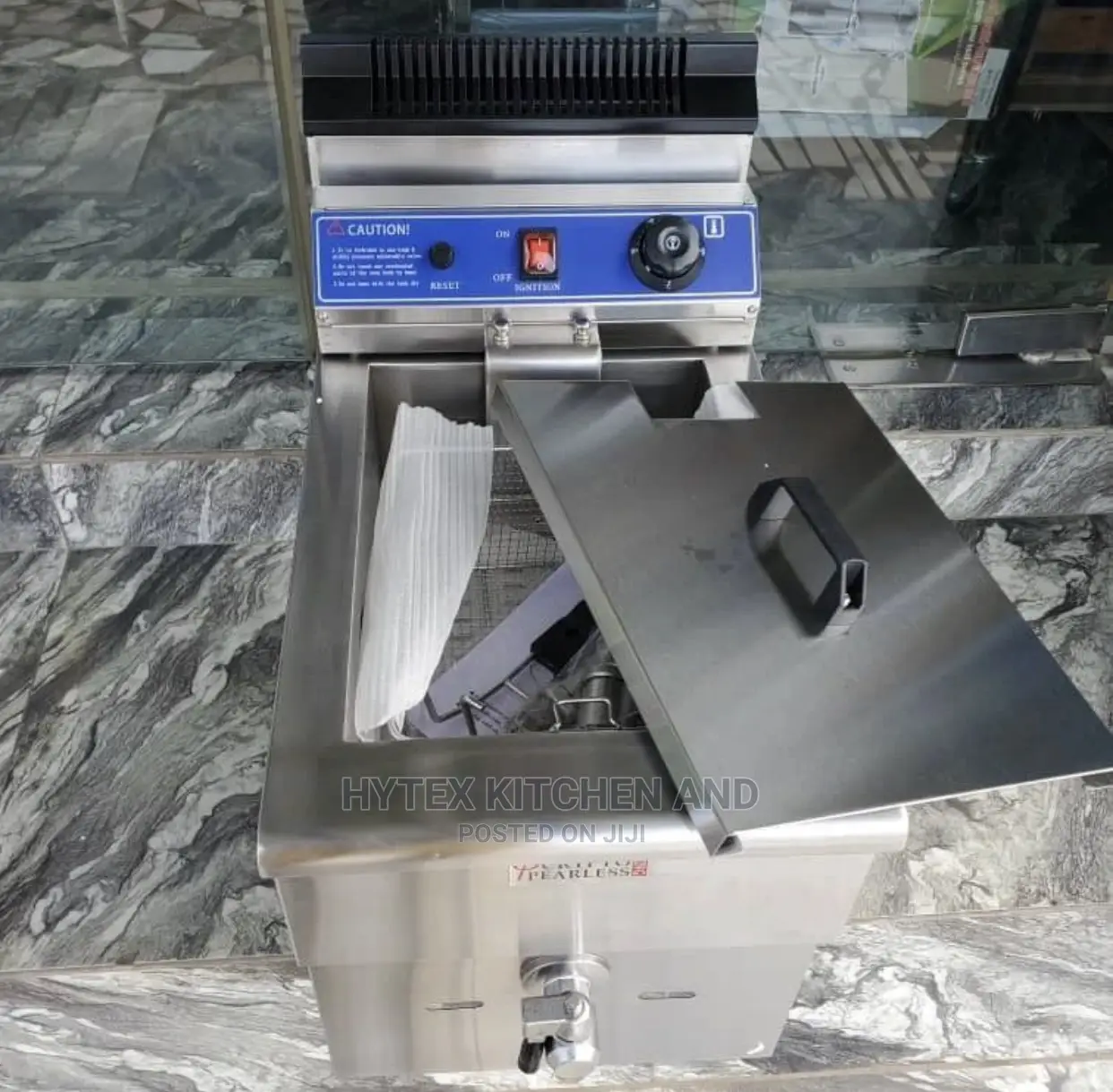 Electric Deep Fryer With Tap