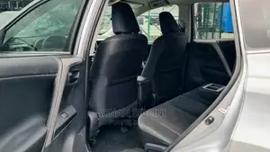 Toyota RAV4 LE AWD (2.5L 4cyl 6A) 2016 Silver