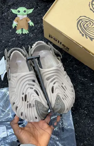 Crocs Classic Slip