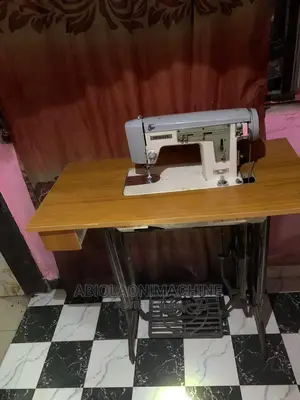 Multifunctional Zigzag Sewing Machine (Direct Tokunbo)
