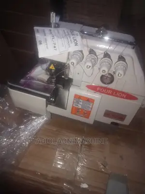 Four Lion Four Thread Industrial Weaving Machine 747