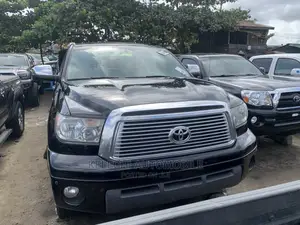 Toyota Tundra CrewMax 4x4 Limited 2010 Black