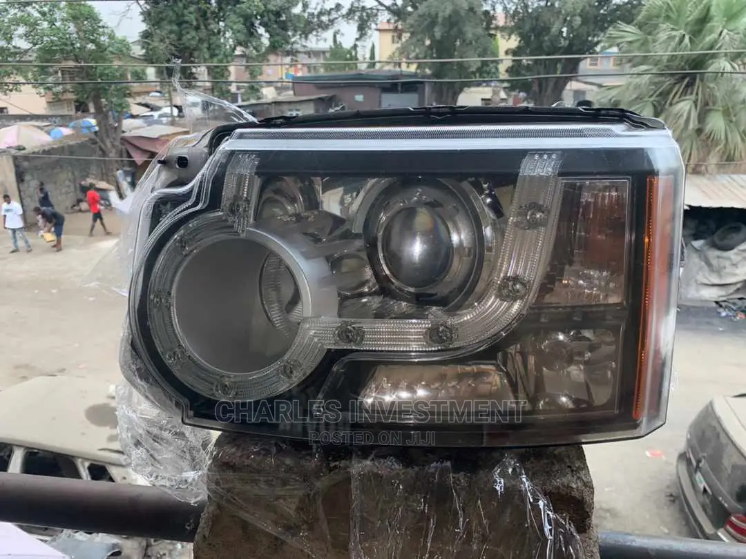 Head Light LR4 Range Rover