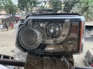Head Light LR4 Range Rover