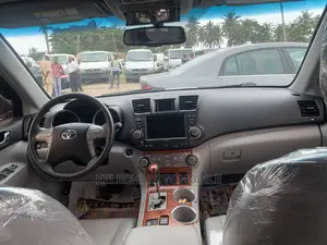 Toyota Highlander Limited 2010 White