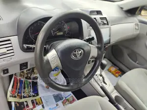 Toyota Corolla 2012 Silver