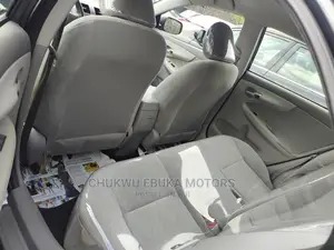 Toyota Corolla 2010 Gray