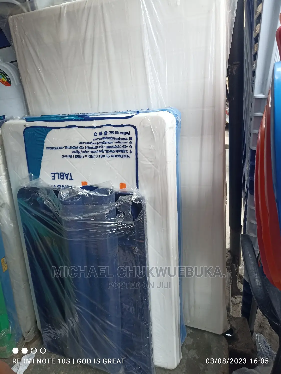 Different Sizes Plastic Tables