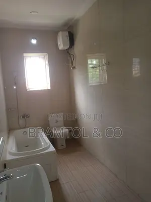 4bdrm Duplex in Idu Industrial for rent
