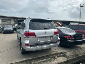 Lexus LX 570 AWD 2013 Silver
